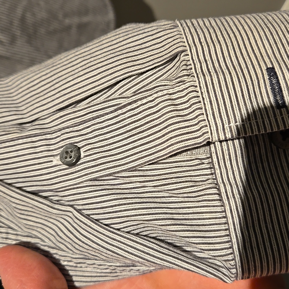 American Eagle Mens Button Down - image 3